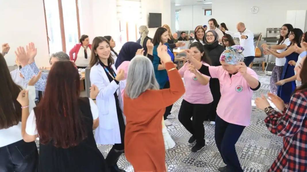 Antalya’da Huzurevinde Kuşaklararası Dayanışma Renkli Anlara Sahne Oldu! 2